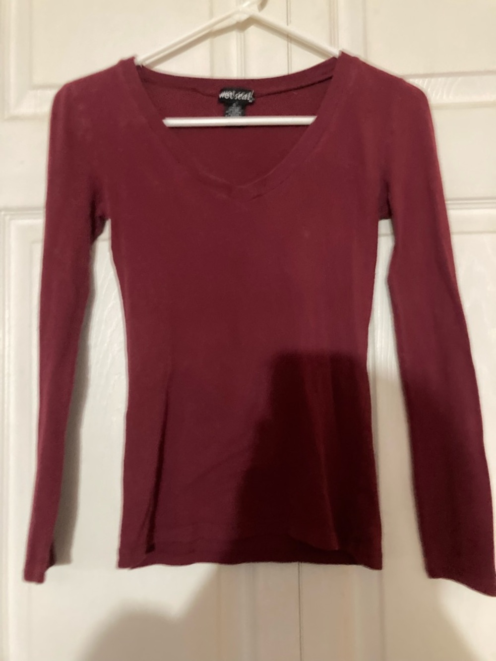 Wet Seal Burgundy Long Sleeve V-Neck Top M
